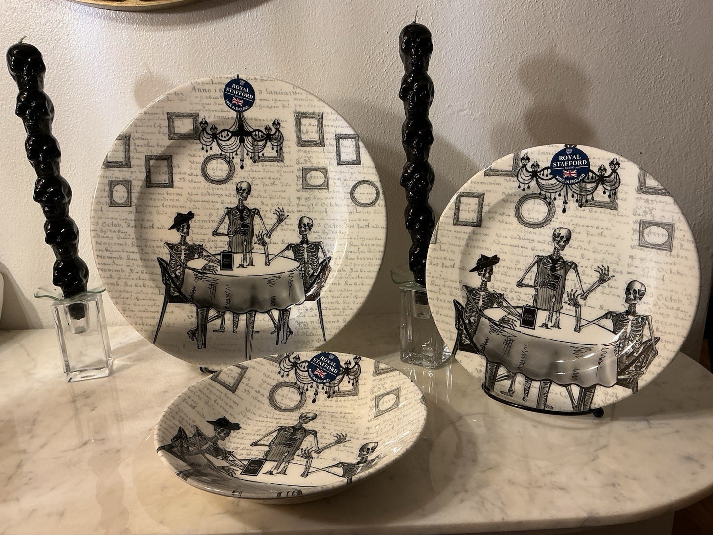 Royal Stafford Halloween DINNER Plate Bone Appetite Skeleton Made England