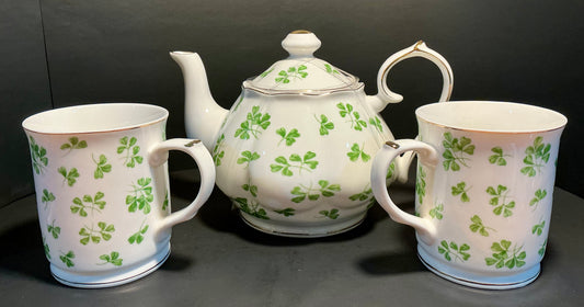 Tea Set from Grace’s Teaware for Saint Patrick’s Day include 1 teapot and 2 teacups/ mugs