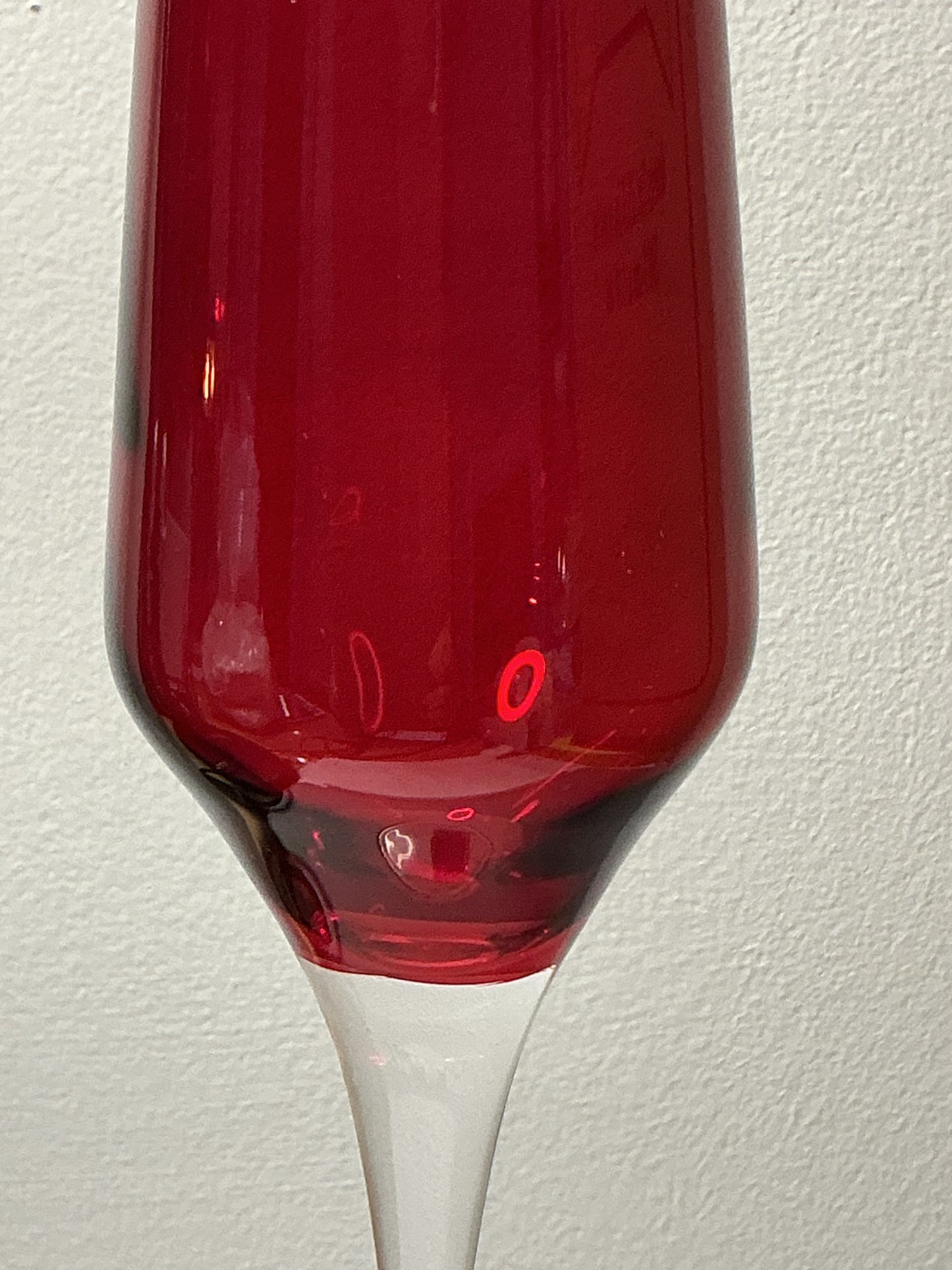 Le Stella Crystal Design Fluted Champagne glass 8 oz red