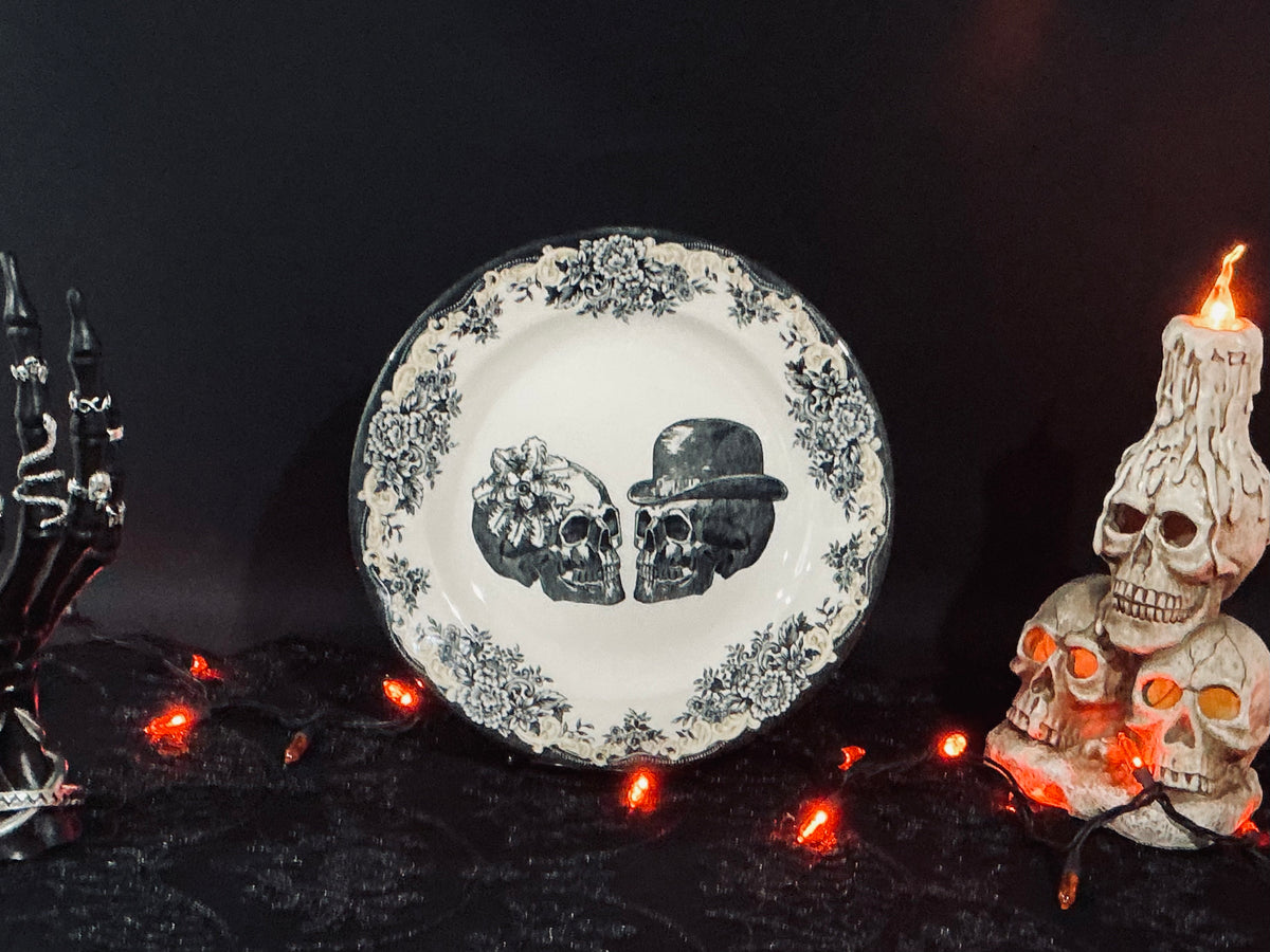 Royal Stafford Gothic Skull Couple Porcelain Dinner Plate 11.75" – Black Floral Toile
