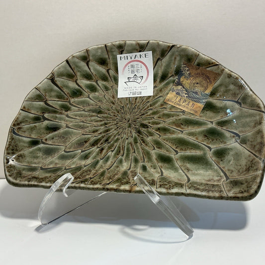 D Shaped 8.3” Moss Net Design Made In Japan Green Tempura Plate Made Of Minoyaki