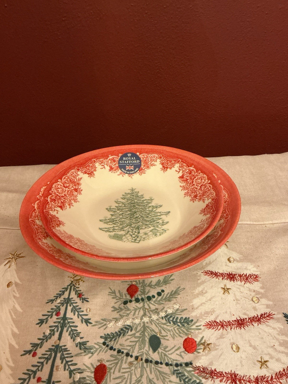 Royal Stafford Big Bowl 9” Red Border With Green Christmas Tree