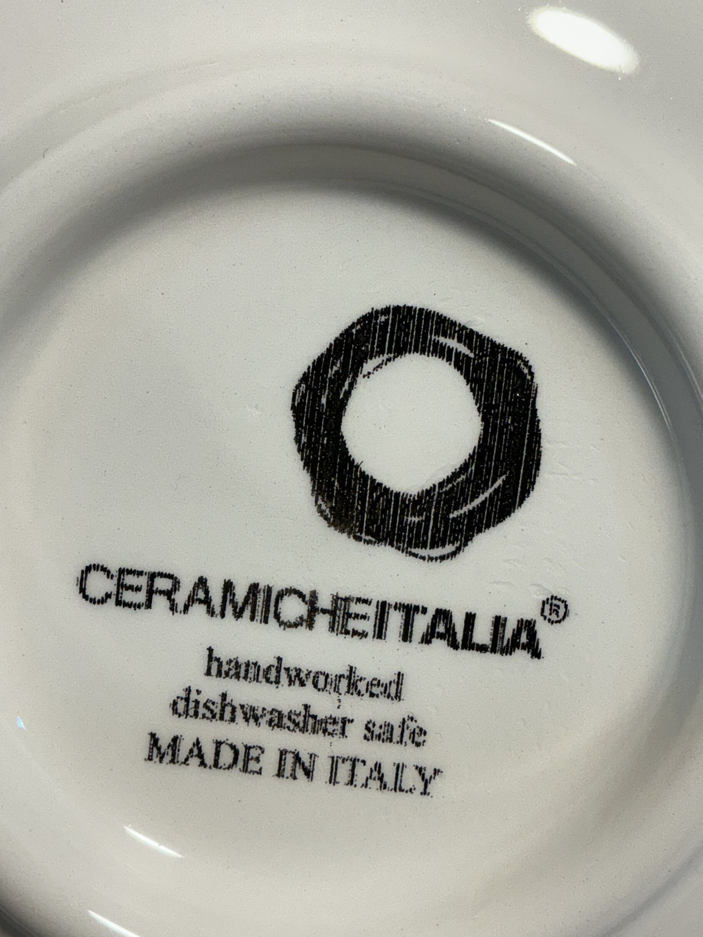 Ceramiche Hand Painted Set of 4 , including a 12”, 10” Plates and 2 bowls 8” and 6”.Made in Italy
