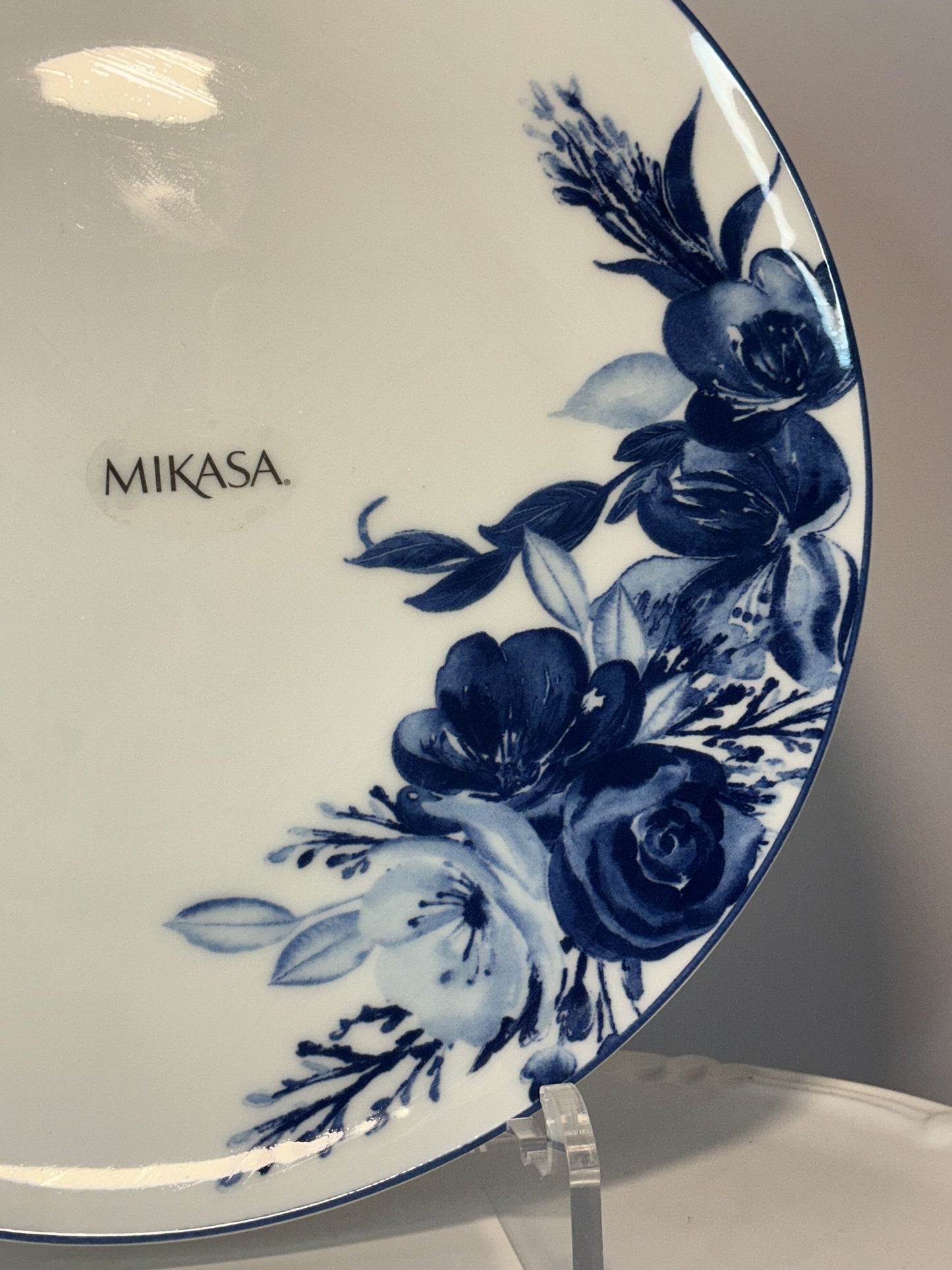 Mikasa DARCY 11” Dinner Plate adorned with a vivid blue floral pattern, crafted of Bone China