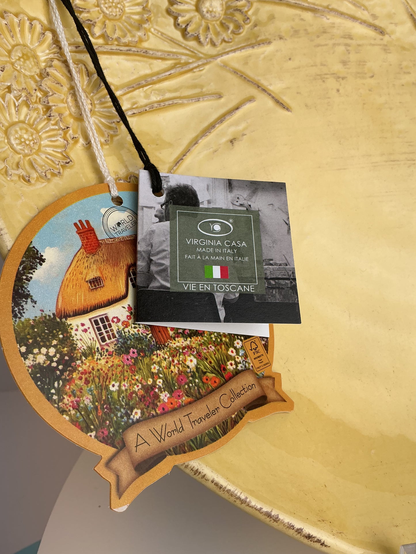 Virginia Casa Vie en Toscane Daisy Embossed Ceramic Plate | Made in Italy | Golden Yellow