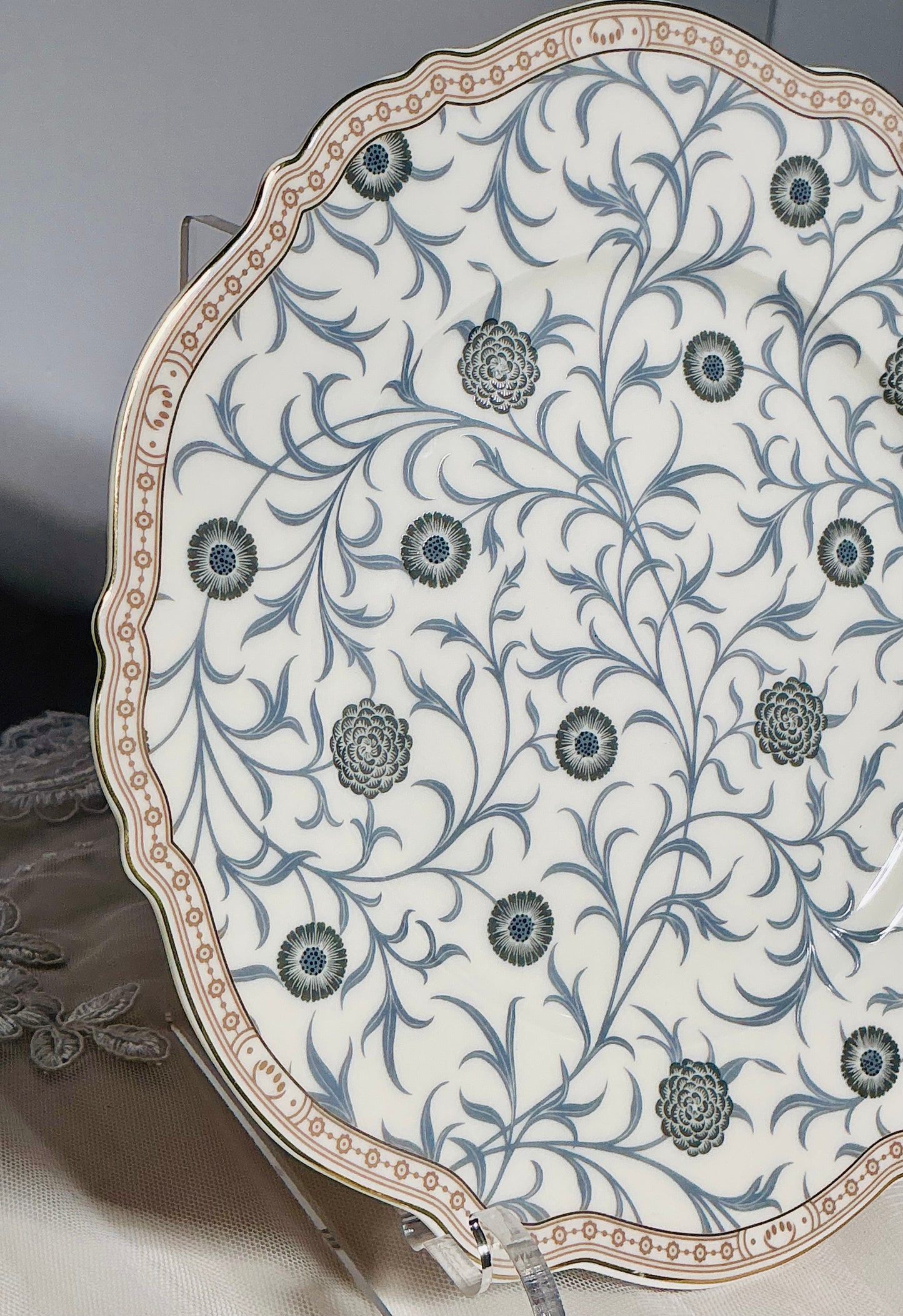 Morris & Co Premium Porcelain Salad Plate – Grey Floral | 8"