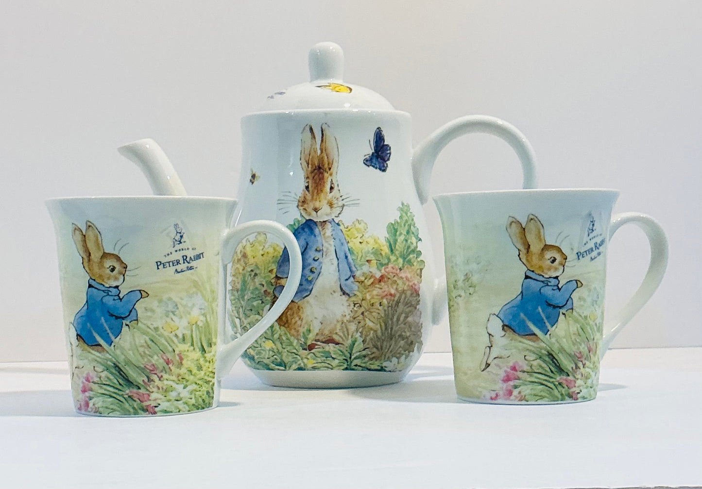 Beatrix Potter Peter Rabbit Set of 2 Mugs and Coffee/Teapot for Easter Celebration