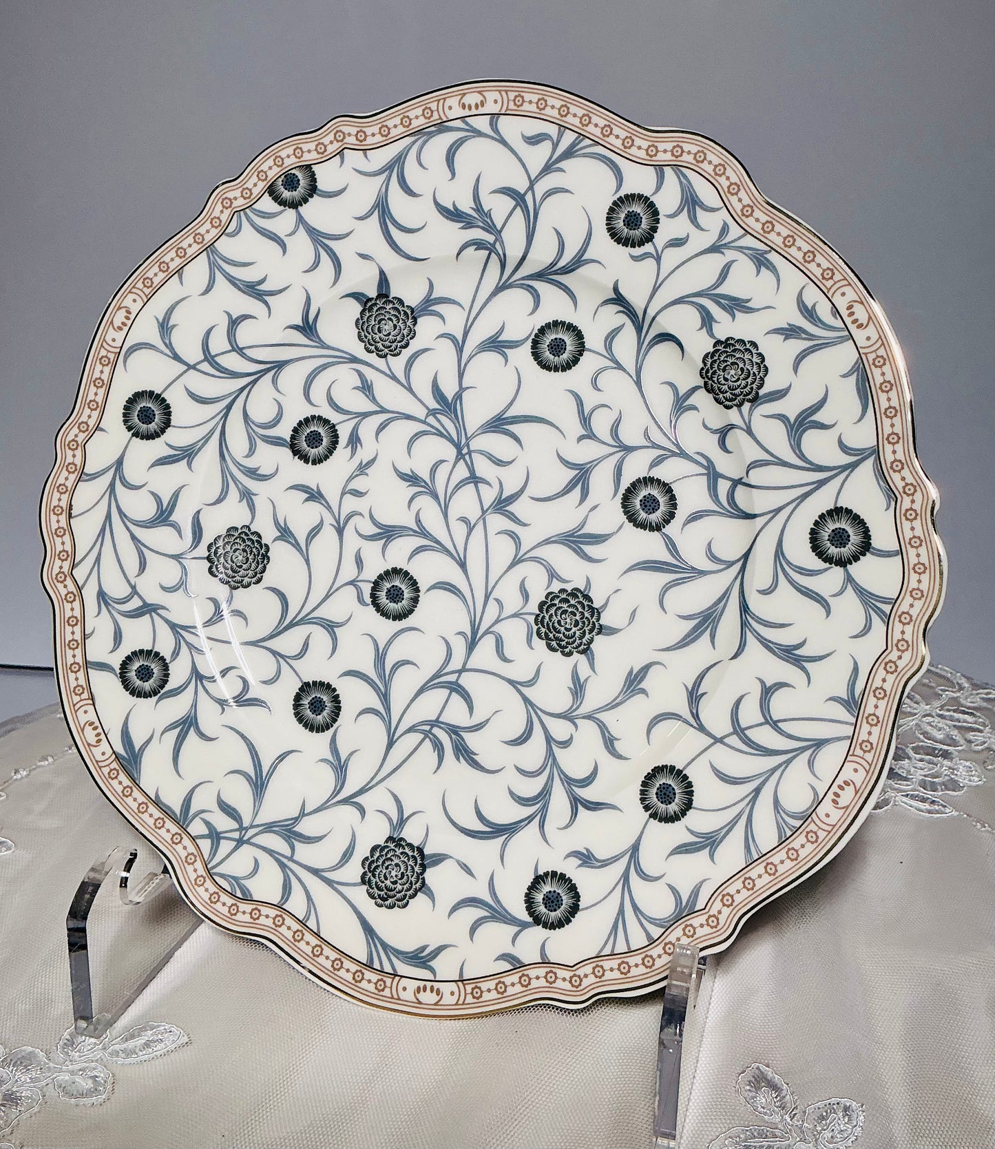 Morris & Co Premium Porcelain Salad Plate – Grey Floral | 8"