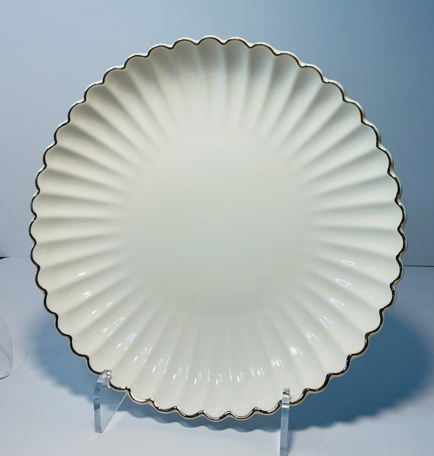 Grace’s Teaware 10.75” diameter/1.75”high White Fine Porcelain Shell w/ gold Rim Dinner Plate