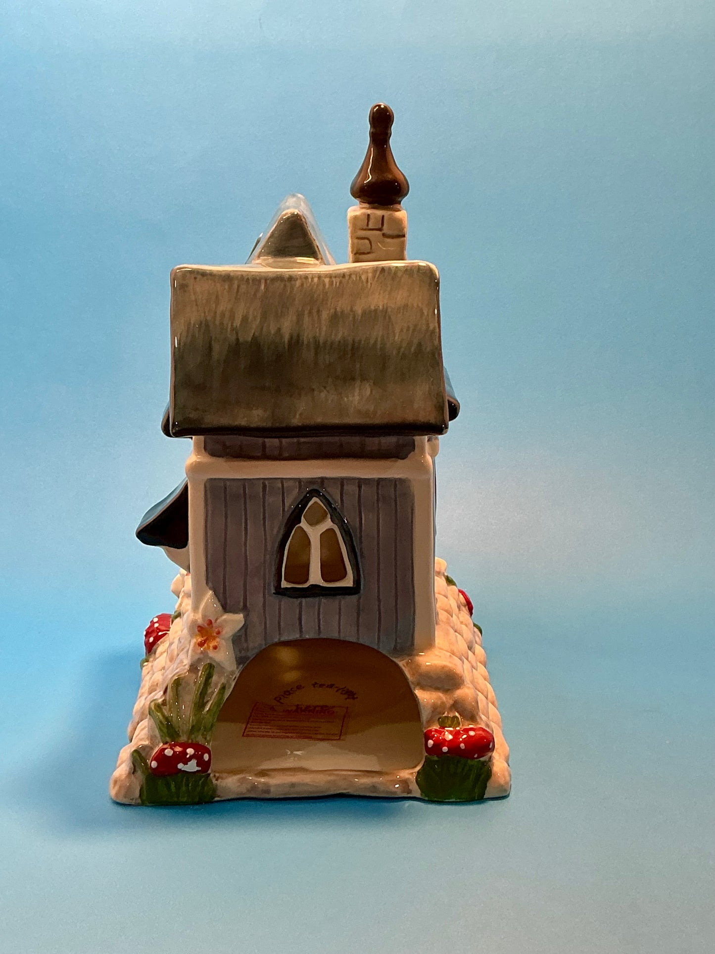 Lily Lounge Blue Sky Clayworks Casa de Velas candle house 8.75”