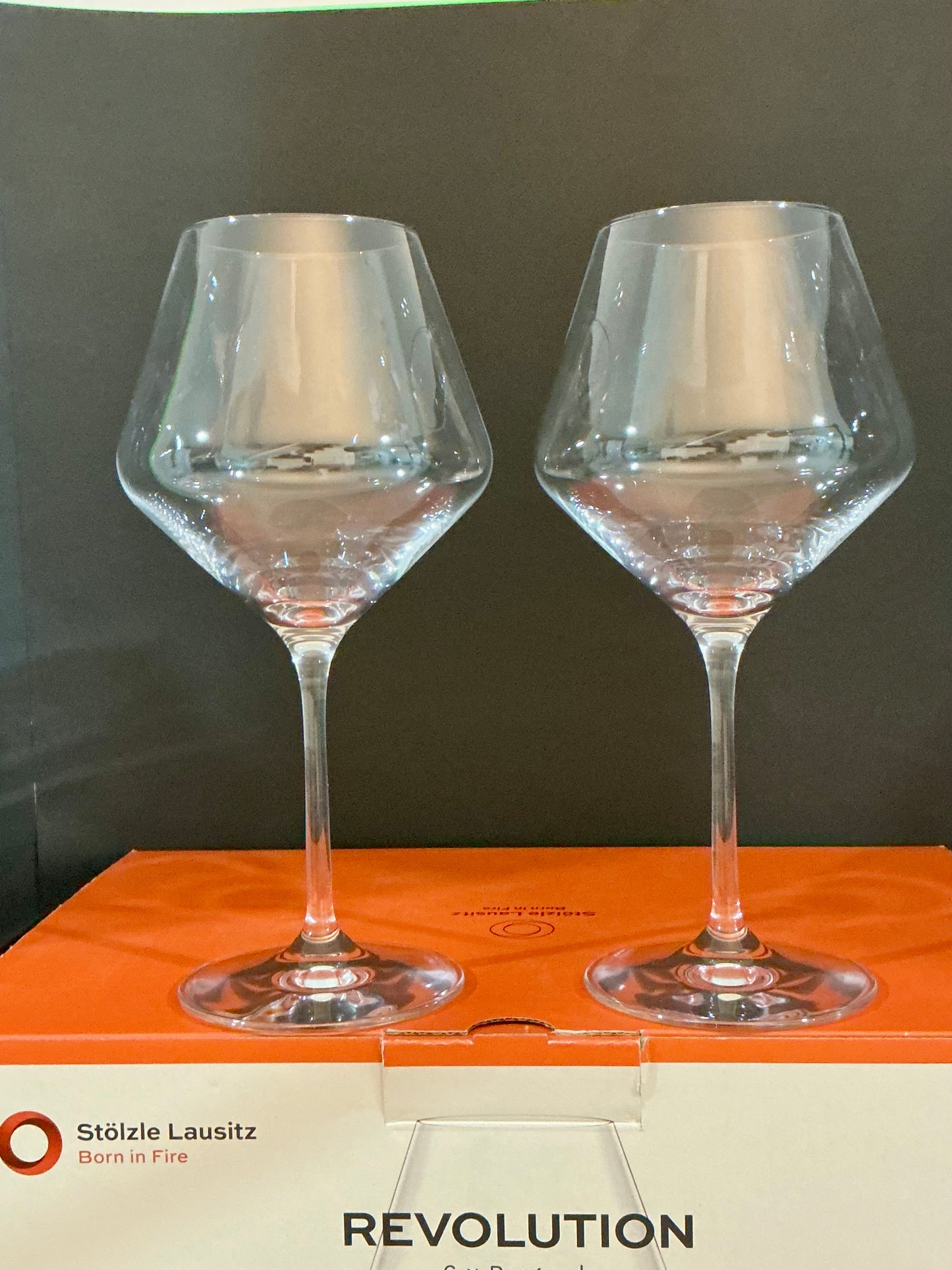Stölzle Lausitz set of Two Burgundy Wine Glasses 18 1/2oz H 8 1/2       O 4 1/4” Made in Germany