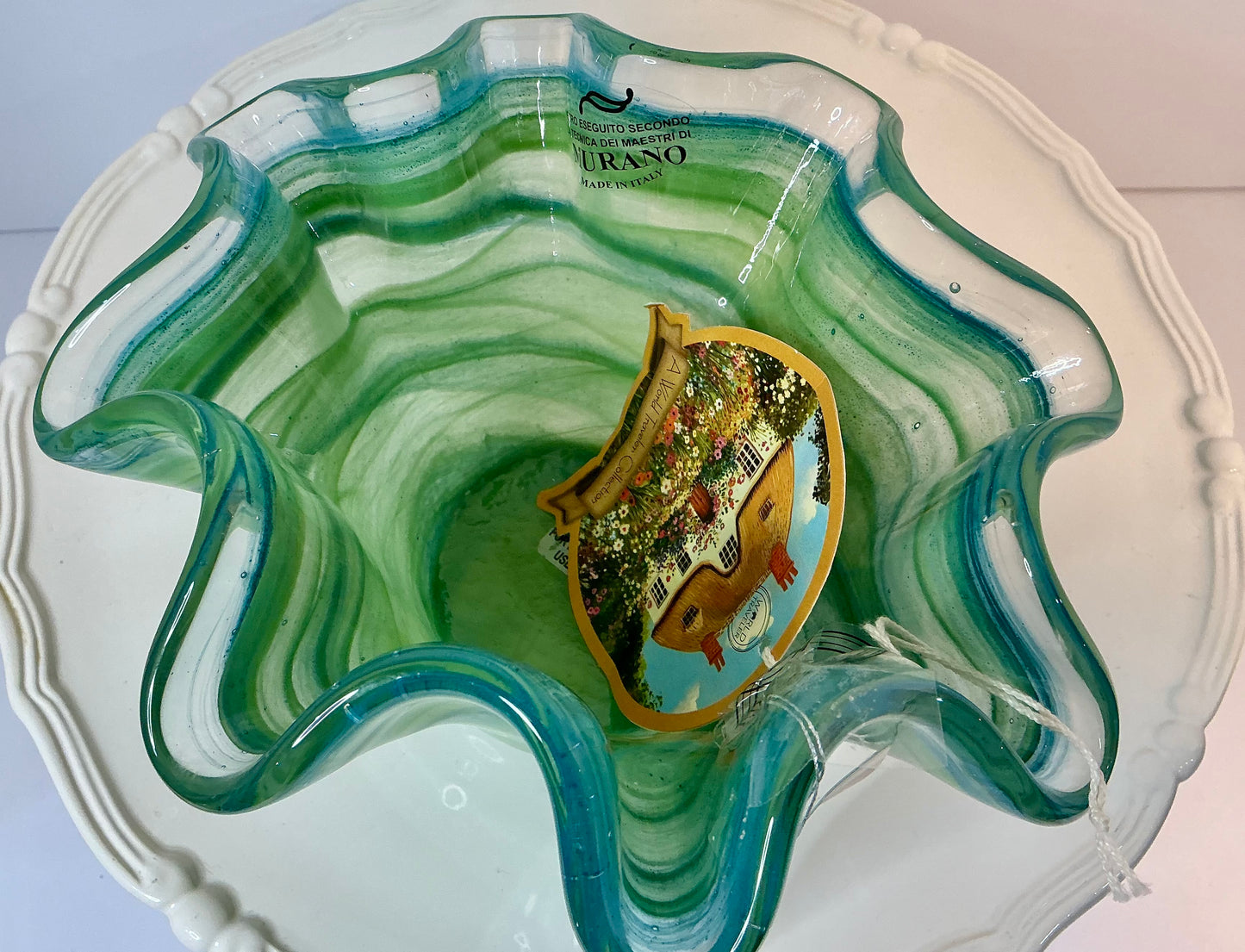 Murano Vetro Eseguito , handblown ruffled centerpiece, Vintage, Made in Italy.