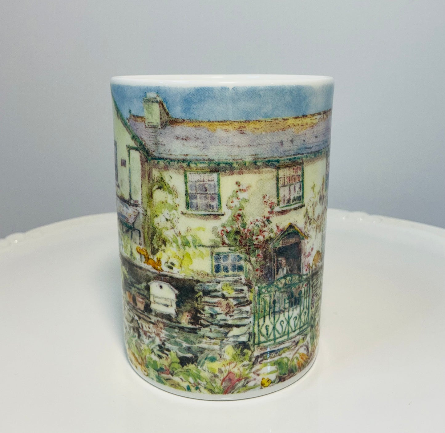 National Trust Exclusive China Set of 4 Different Themed Fine Bone China Mugs, Made in England