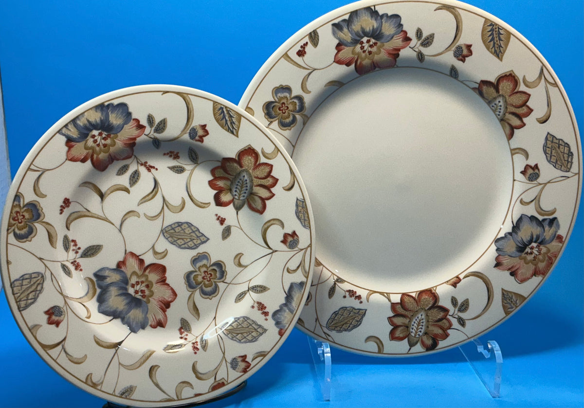 Queen’s Churchill Jacobean Dinner Plate 10 3/4” Floral Vintage