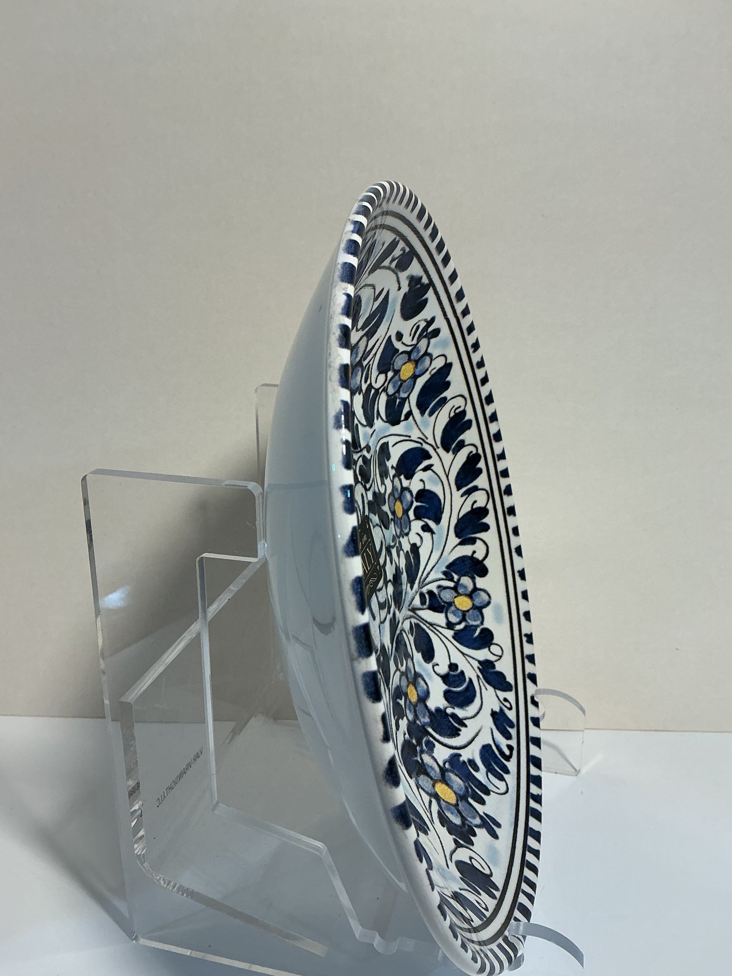 Ceramiche Hand Painted Set of 4 , including a 12”, 10” Plates and 2 bowls 8” and 6”.Made in Italy