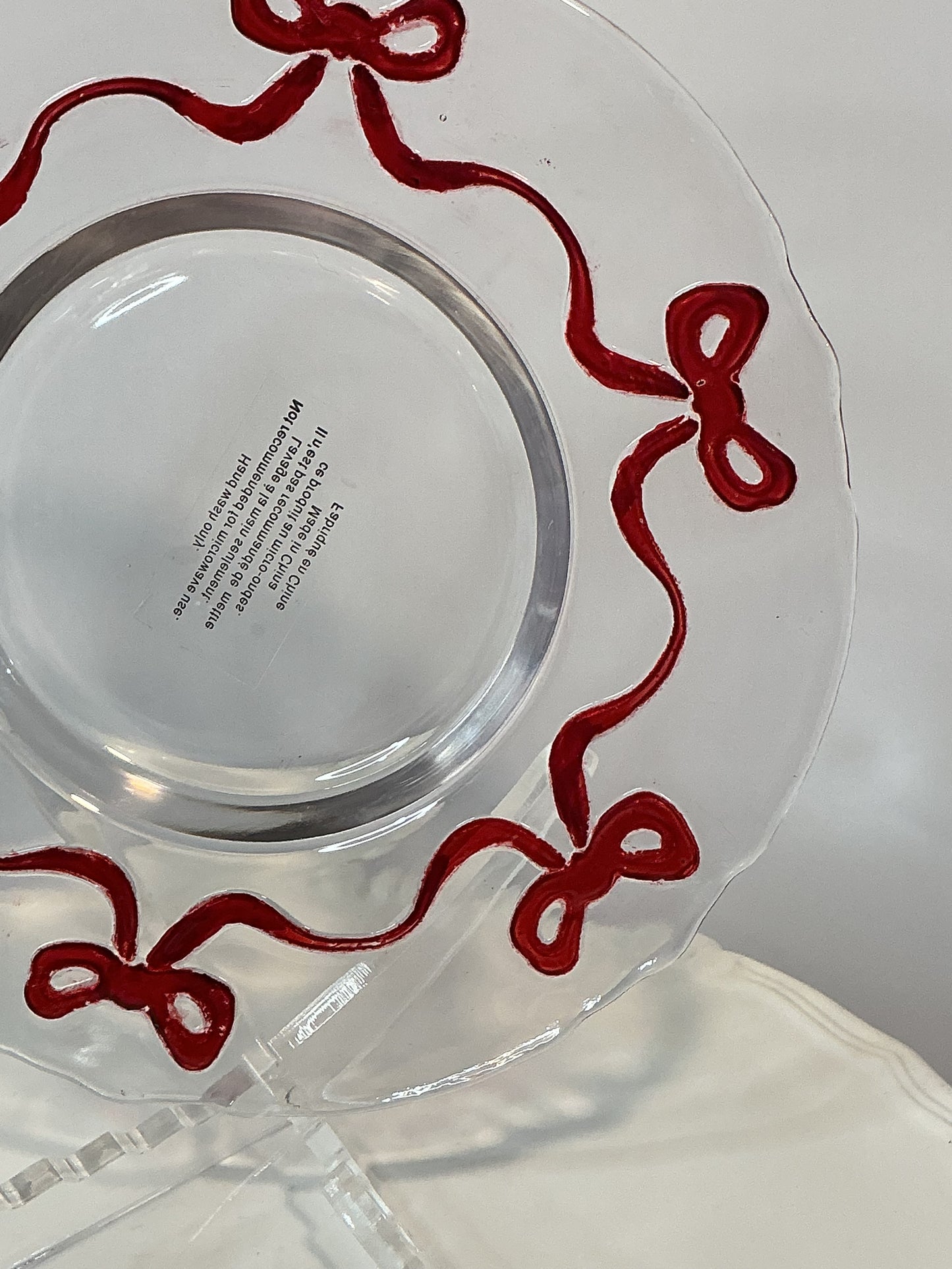 Set of 2 Coquette Red Bow Border Salad/Dessert Glass Plates 7.5”