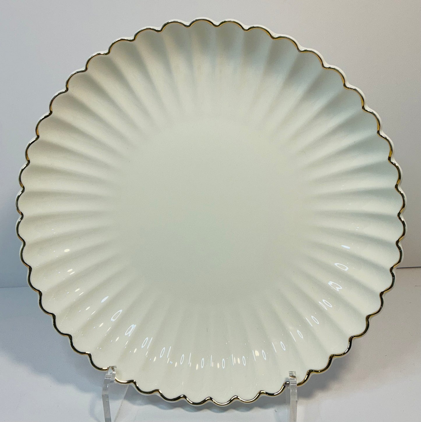 Grace’s Teaware 10.75” diameter/1.75”high White Fine Porcelain Shell w/ gold Rim Dinner Plate