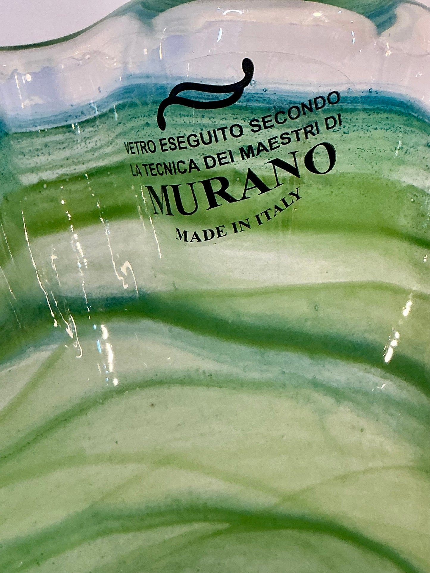 Murano Vetro Eseguito , handblown ruffled centerpiece, Vintage, Made in Italy.
