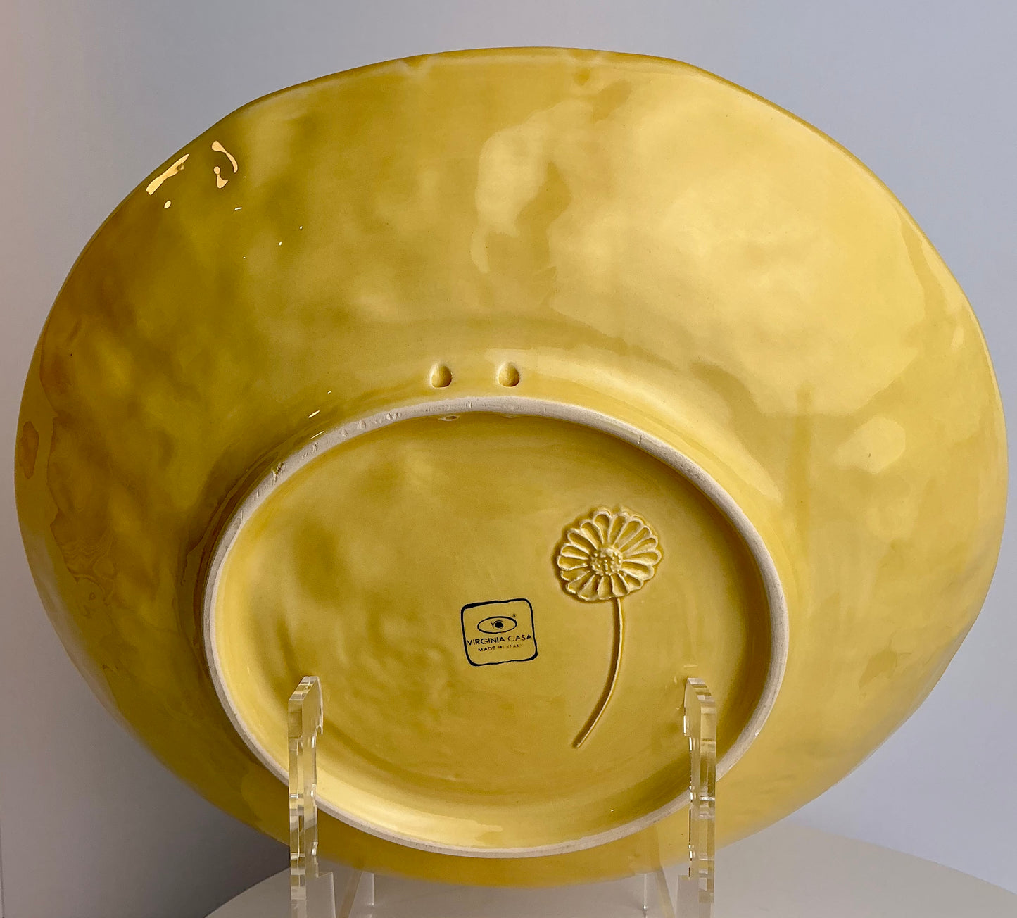 Virginia Casa Vie en Toscane Daisy Embossed Ceramic Plate | Made in Italy | Golden Yellow
