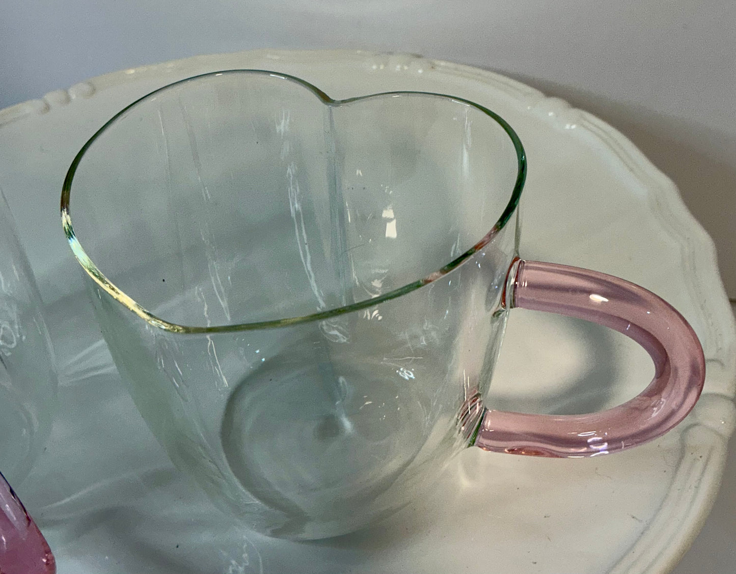 BKLYN Steel Novelty Collection set of 2 glass heart mugs w/ pink handles-14oz-