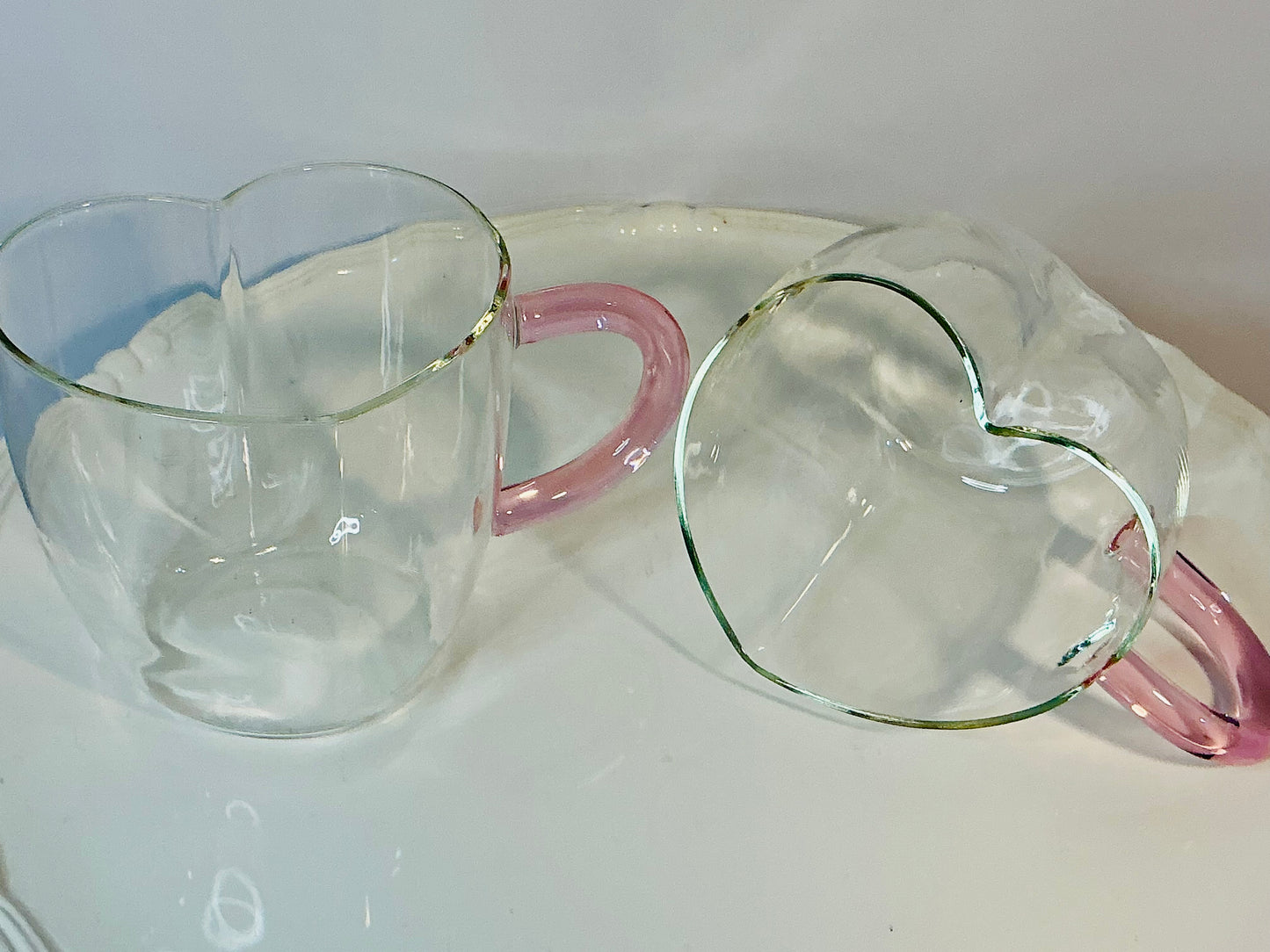 BKLYN Steel Novelty Collection set of 2 glass heart mugs w/ pink handles-14oz-