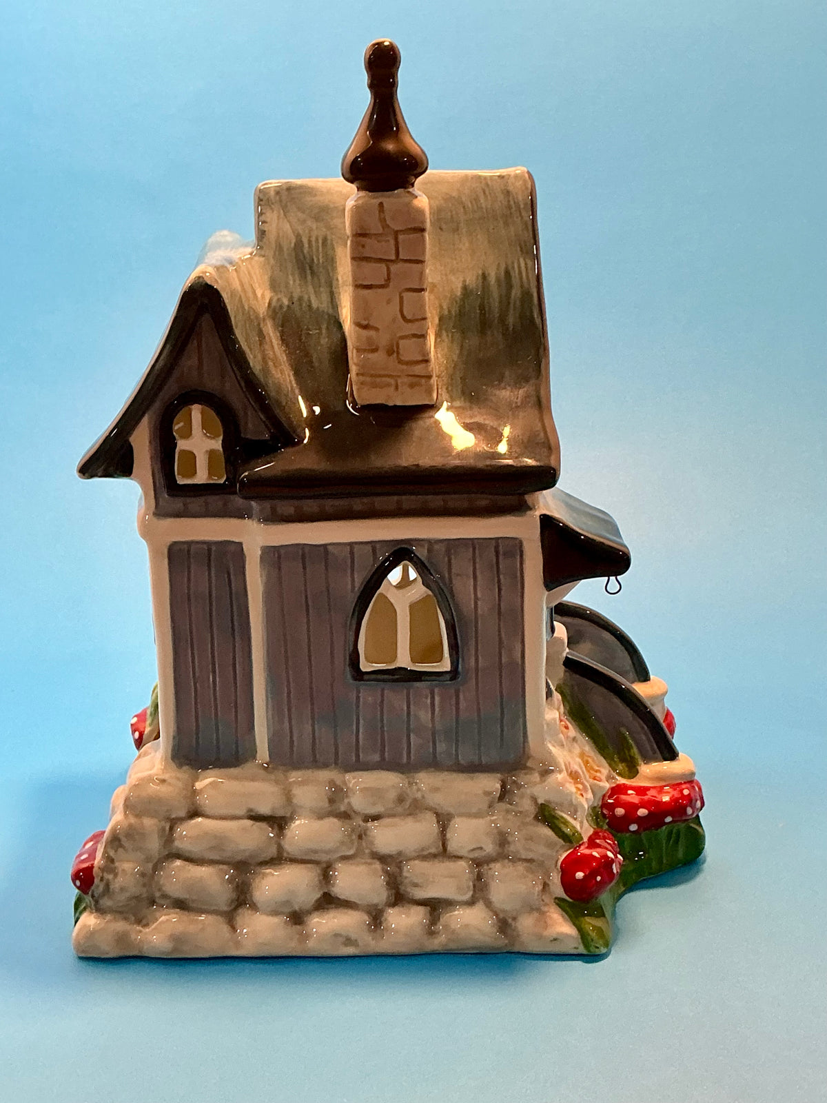 Lily Lounge Blue Sky Clayworks Casa de Velas candle house 8.75”