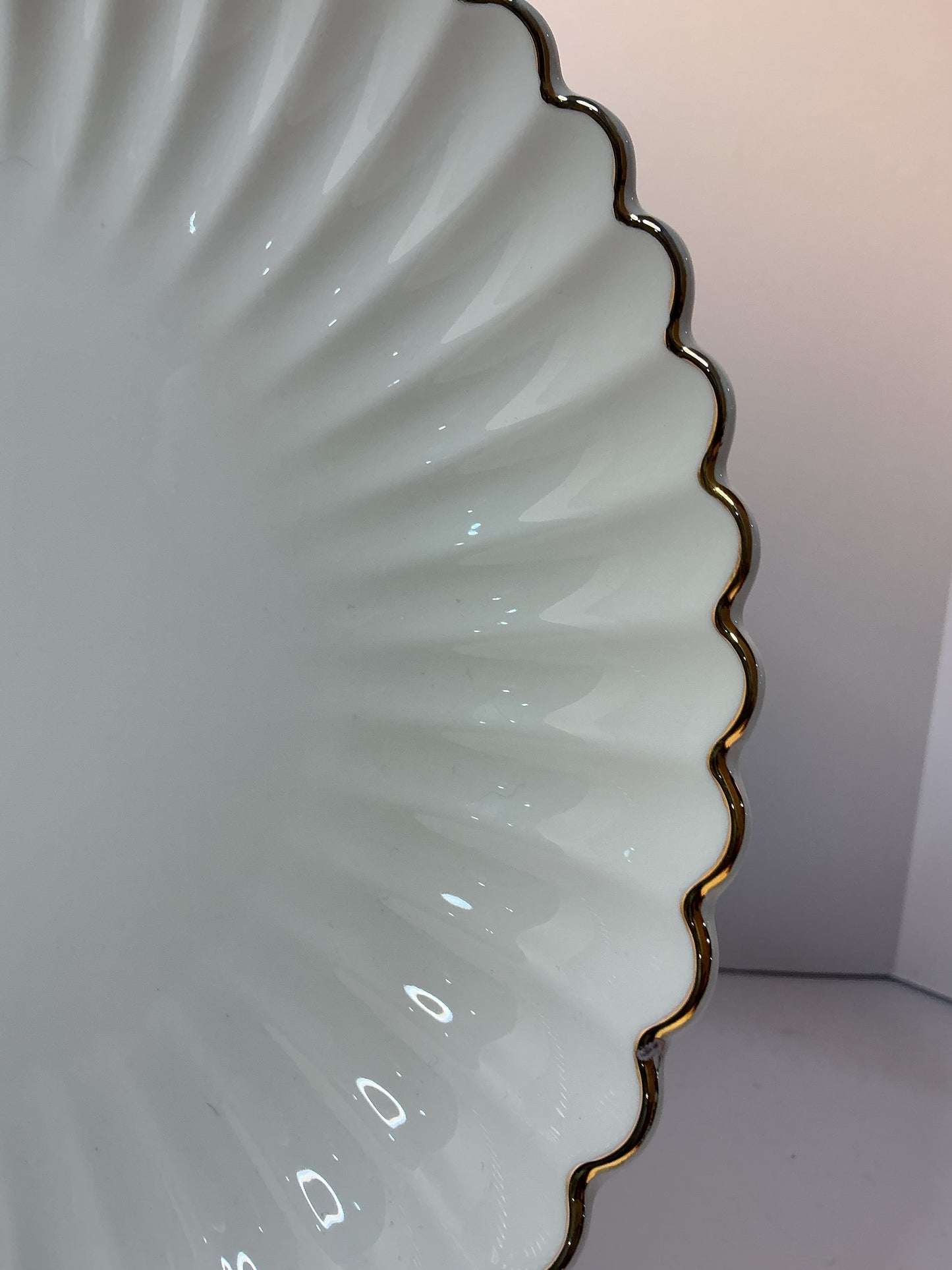 Grace’s Teaware 10.75” diameter/1.75”high White Fine Porcelain Shell w/ gold Rim Dinner Plate