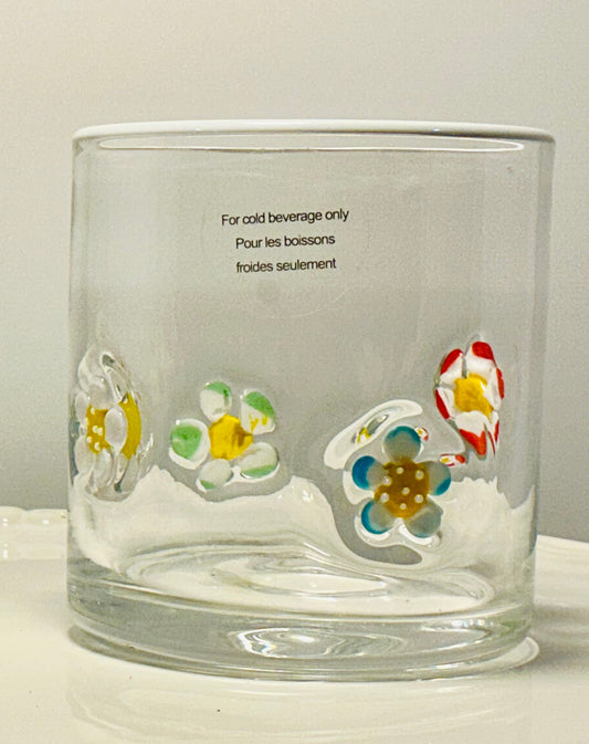 Anthropologie Dupe Set of 2 Daisy Flowers Icon juice glasses hand blown 17 oz hand blown pressed glass icons 4.5"tall 4” diameter