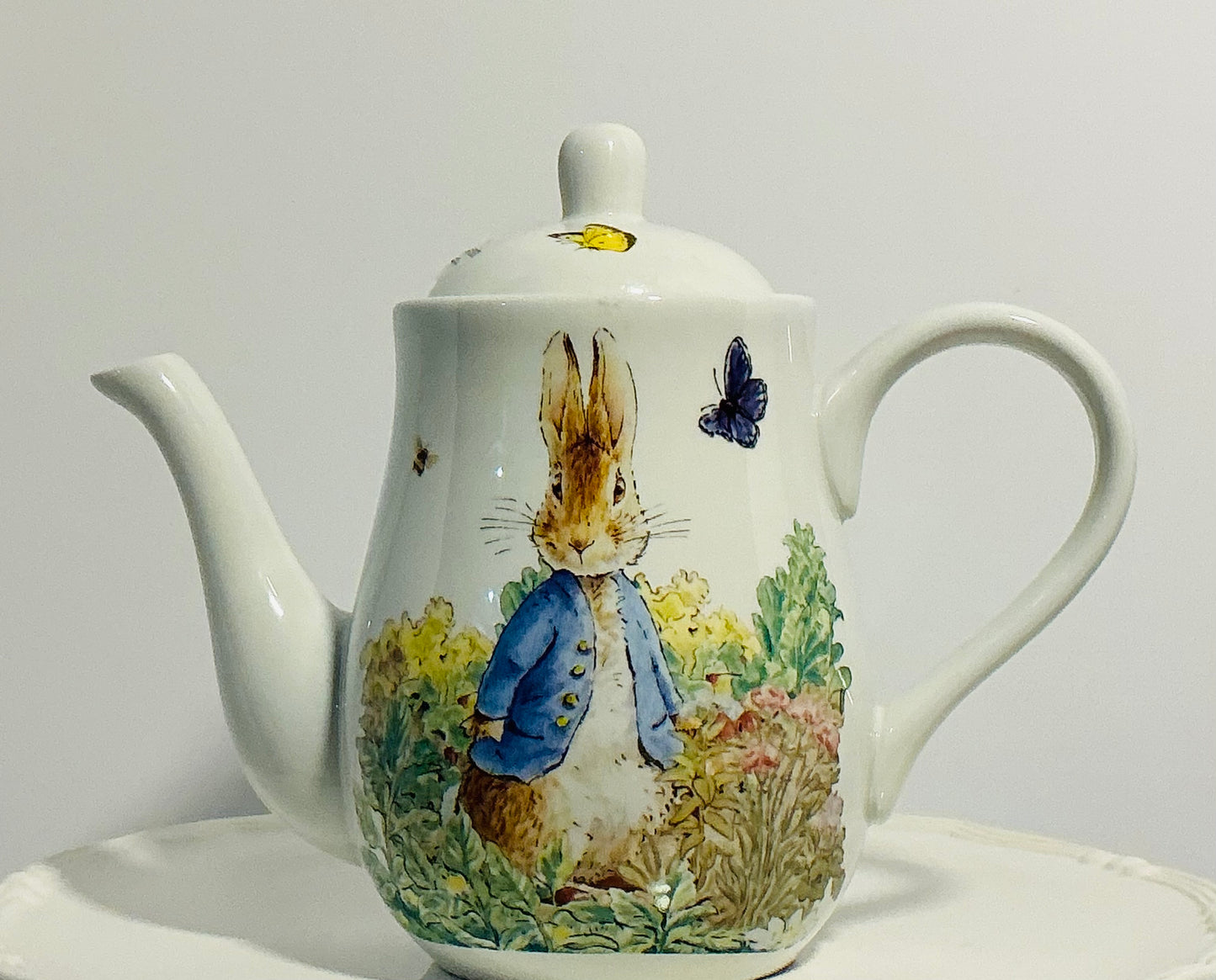 Beatrix Potter Peter Rabbit Set of 2 Mugs and Coffee/Teapot for Easter Celebration