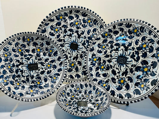 Ceramiche Hand Painted Set of 4 , including a 12”, 10” Plates and 2 bowls 8” and 6”.Made in Italy