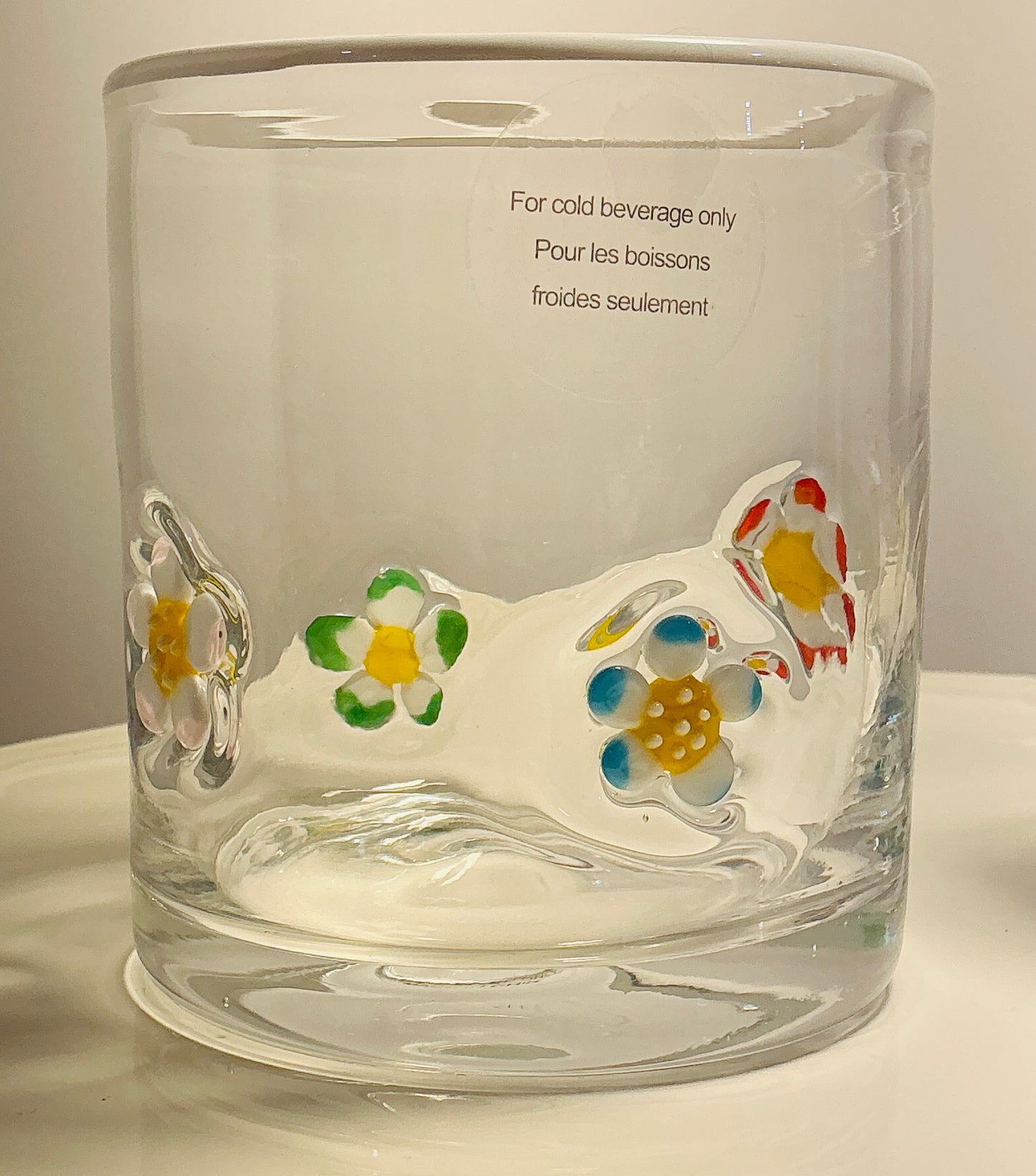 Anthropologie Dupe Set of 2 Daisy Flowers Icon juice glasses hand blown 17 oz hand blown pressed glass icons 4.5"tall 4” diameter