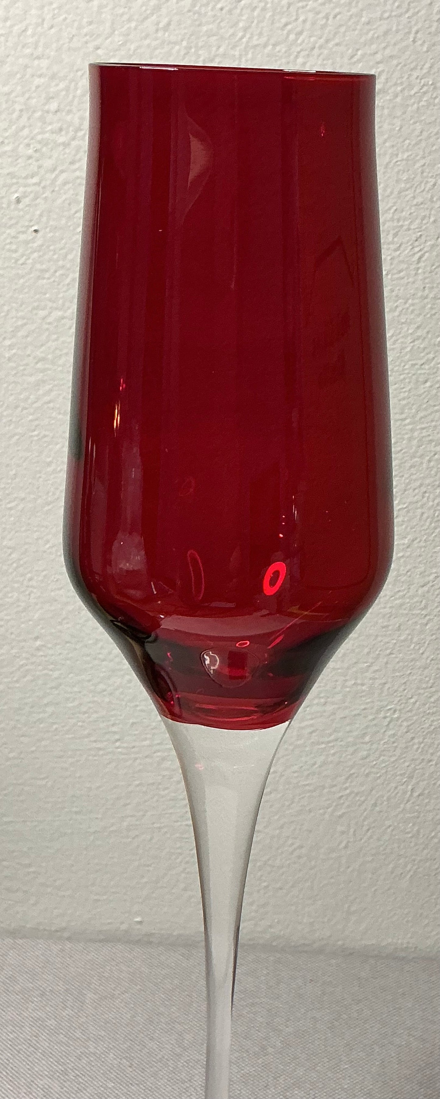 Le Stella Crystal Design Fluted Champagne glass 8 oz red