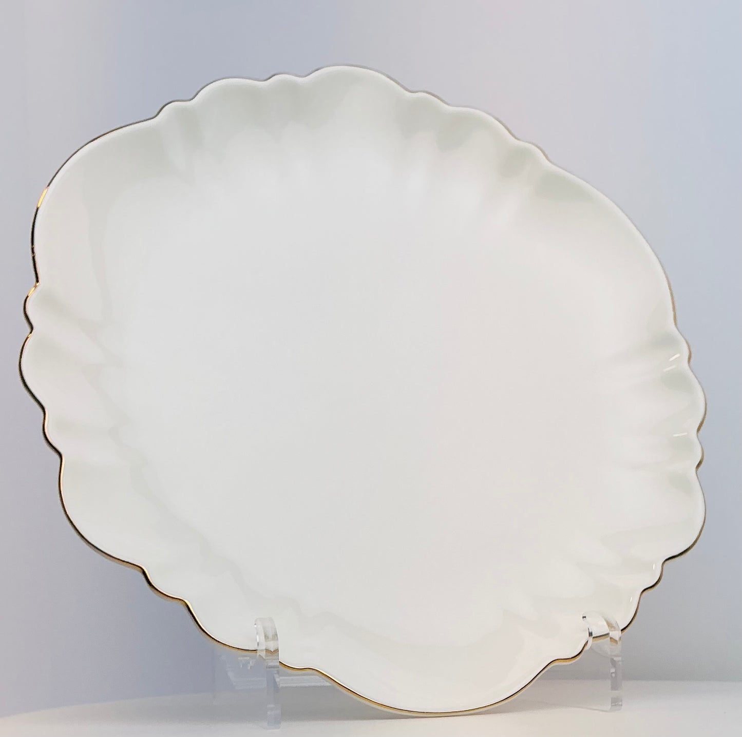 Grace Teaware White Scalloped Dinner Plate with Gold Trim 10.5” Porcelain New