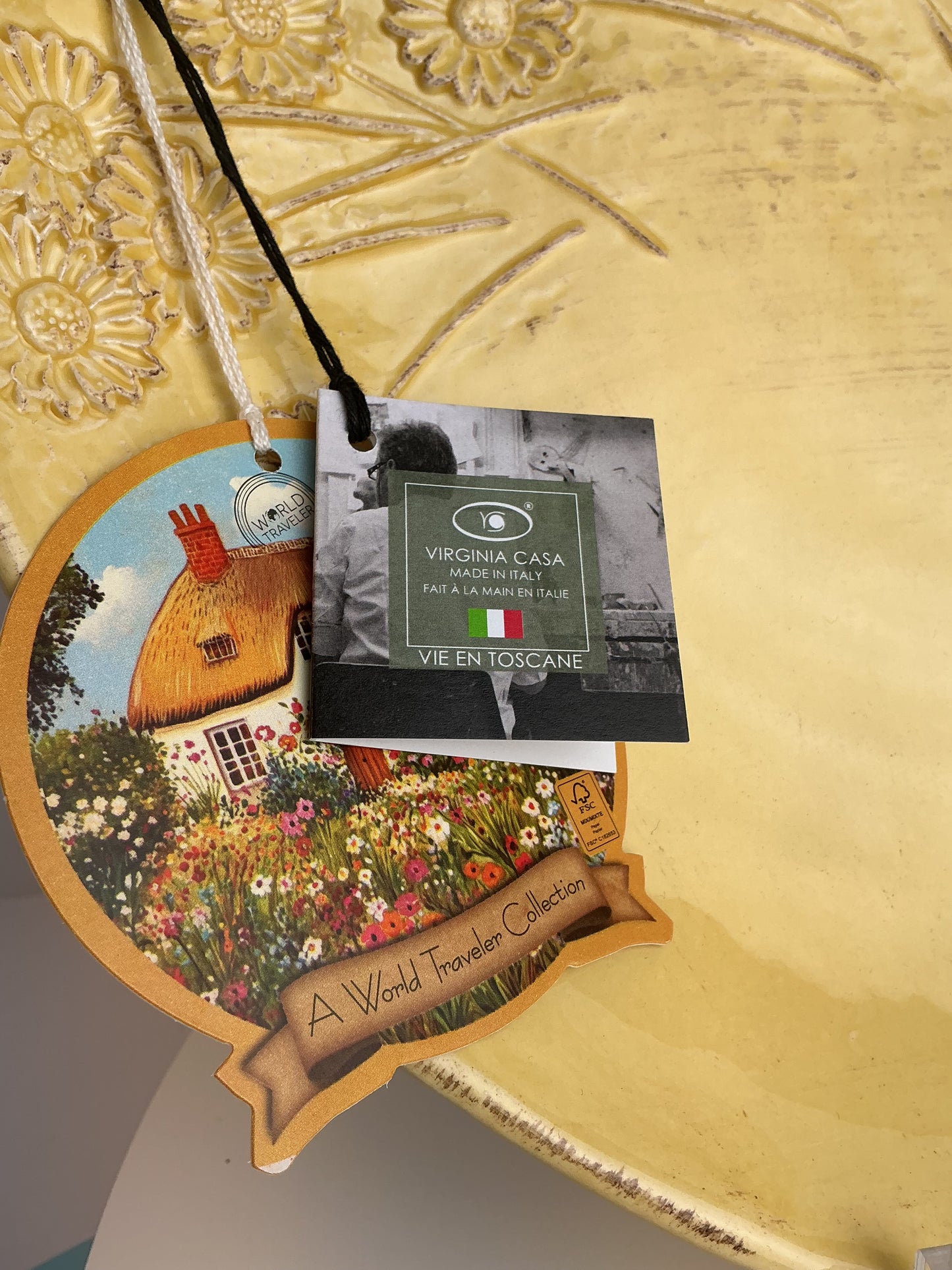 Virginia Casa Vie en Toscane Daisy Embossed Ceramic Plate | Made in Italy | Golden Yellow