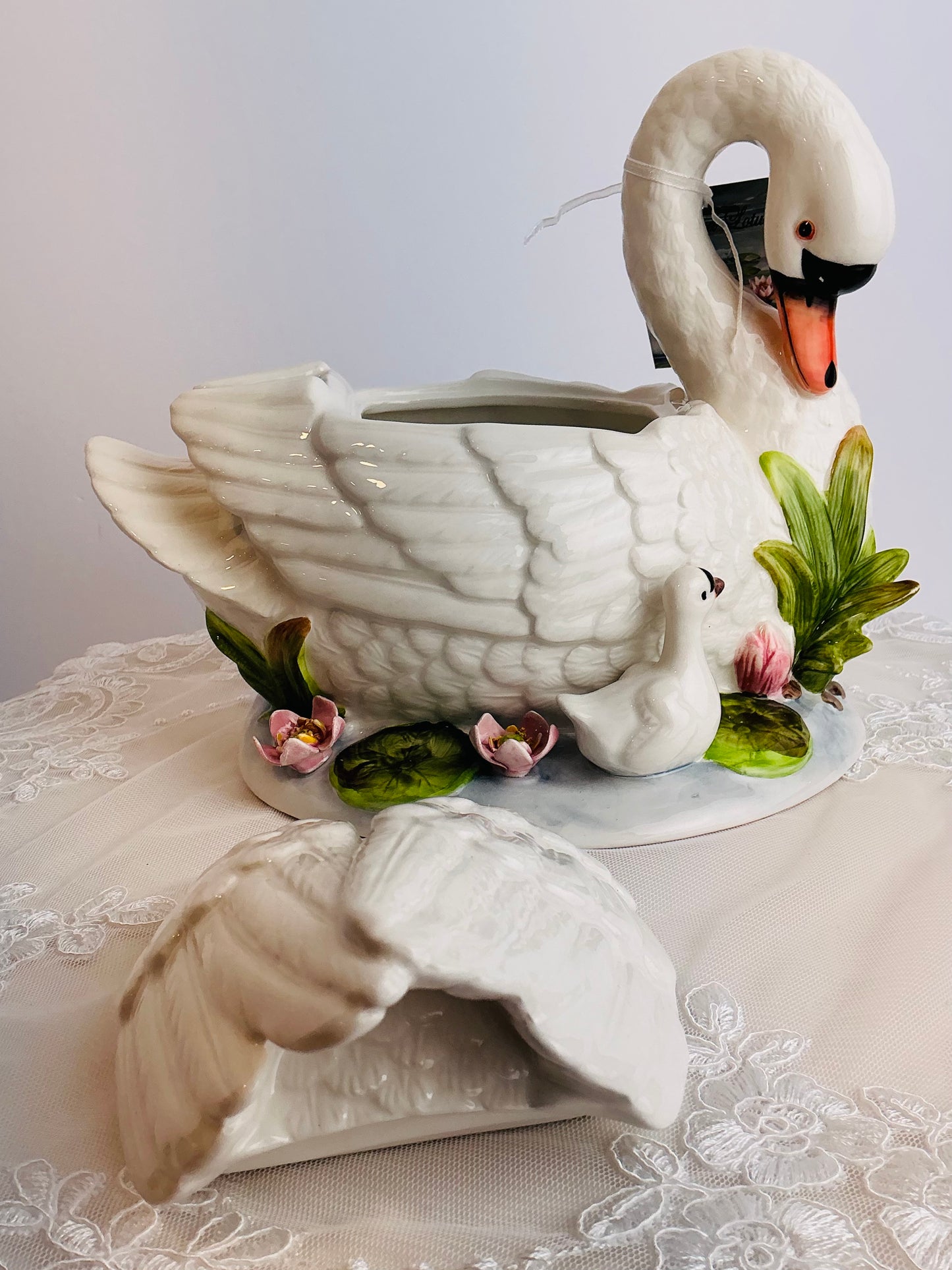CornerRuby Swan and Lotus Ceramic Figurine – Handcrafted Pitcher & Tureen