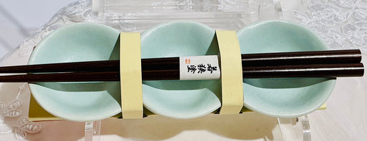 Jewel World Traveler Chopsticks Set with Ceramic Sauce Bowls | 7" | Made in Japan