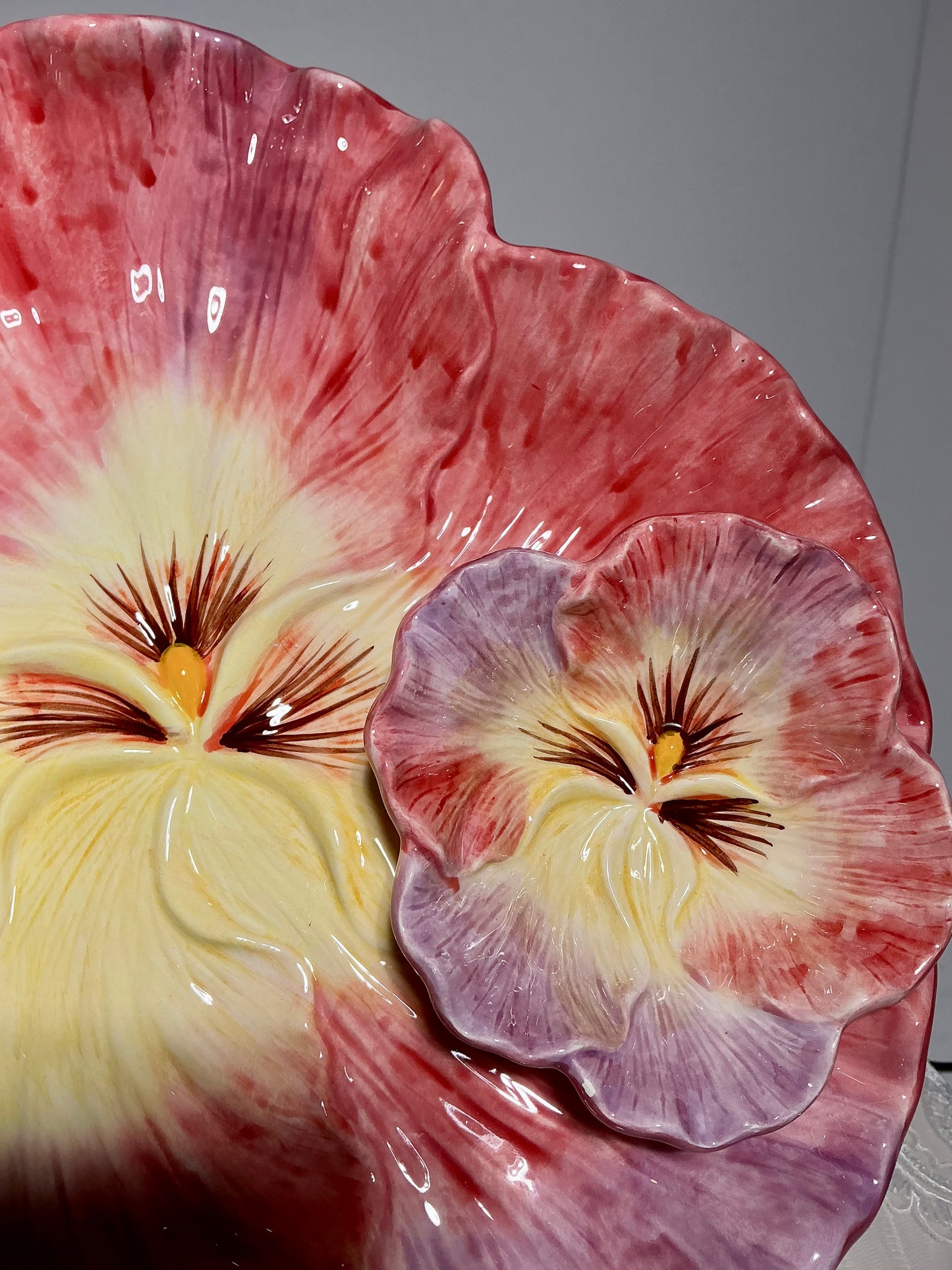 CornerRuby Garden Collection Pansy Flower Ceramic Plate | Purple Decorative Dish