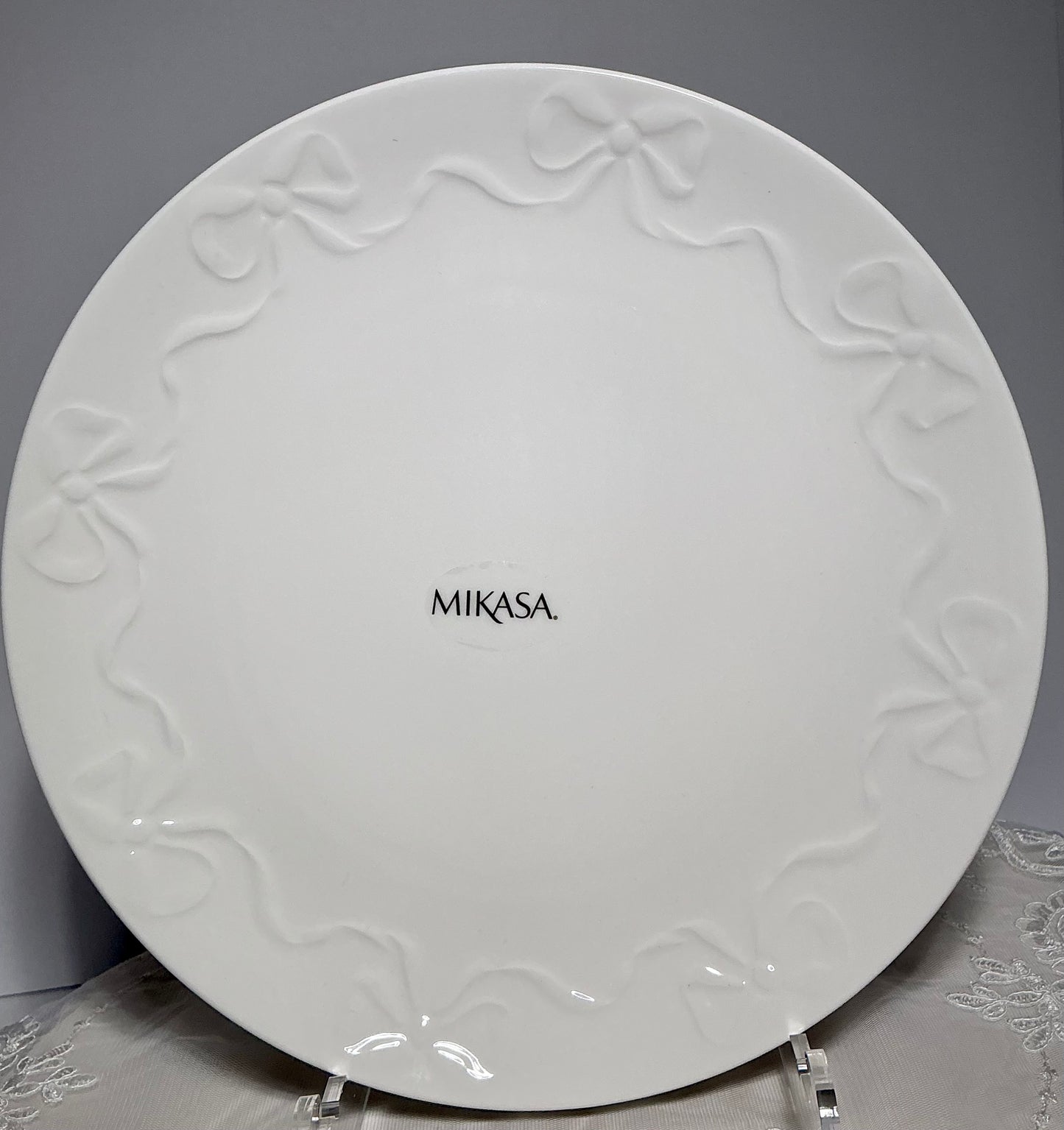 Mikasa Embossed Bow Bone China Dinner Plate 11"