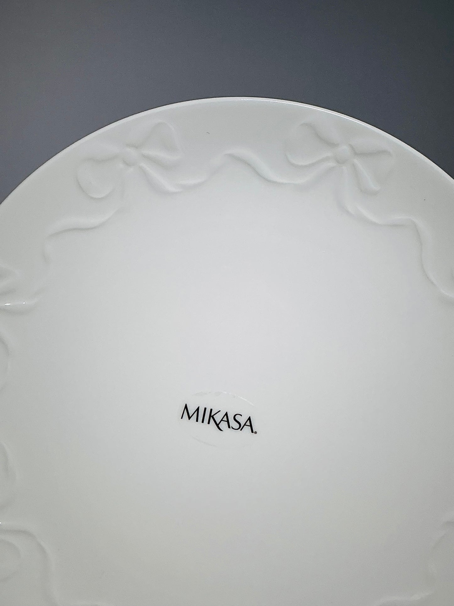 Mikasa Embossed Bow Bone China Dinner Plate 11"