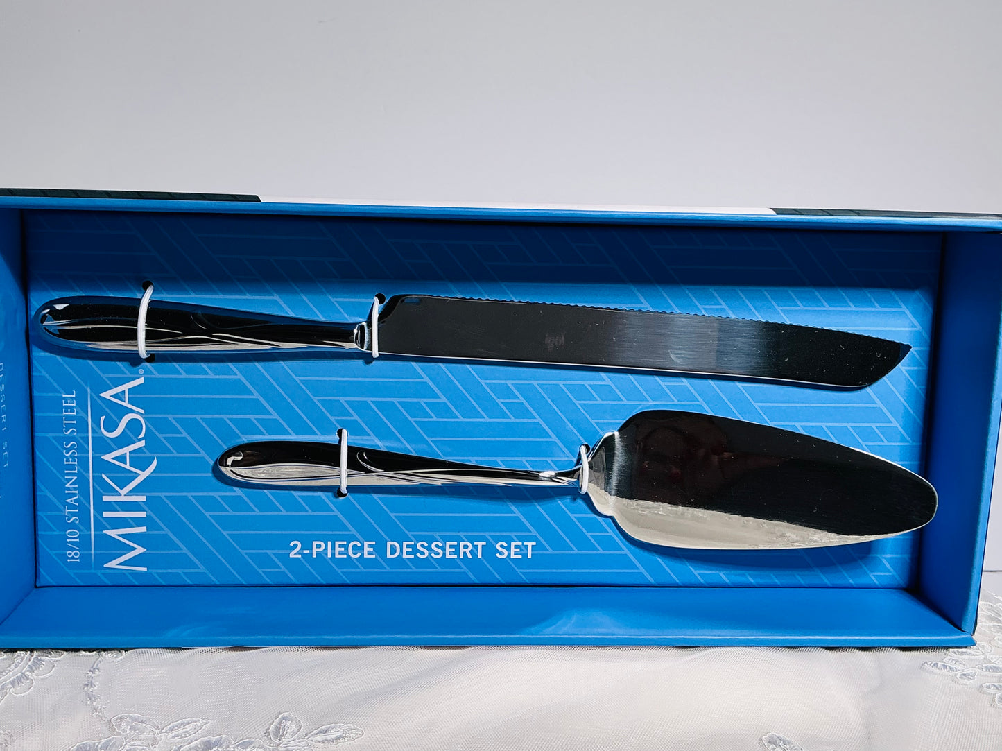 Mikasa Cocoa Blossom 2-Piece Dessert Set | Cake Knife & Server | 18/10 Stainless Steel