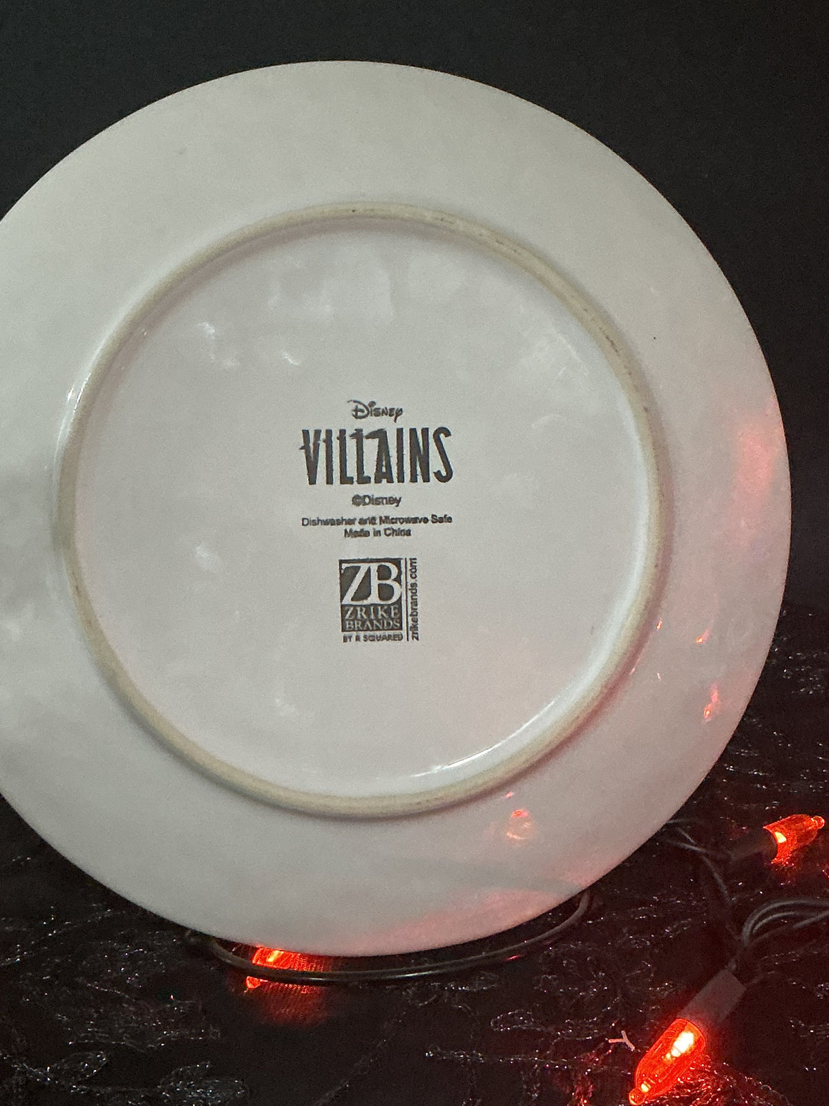 Disney Villains Hand-Painted Ceramic Salad Plate 8.5" – Cruella, Evil Queen & Ursula | Zrike Brands
